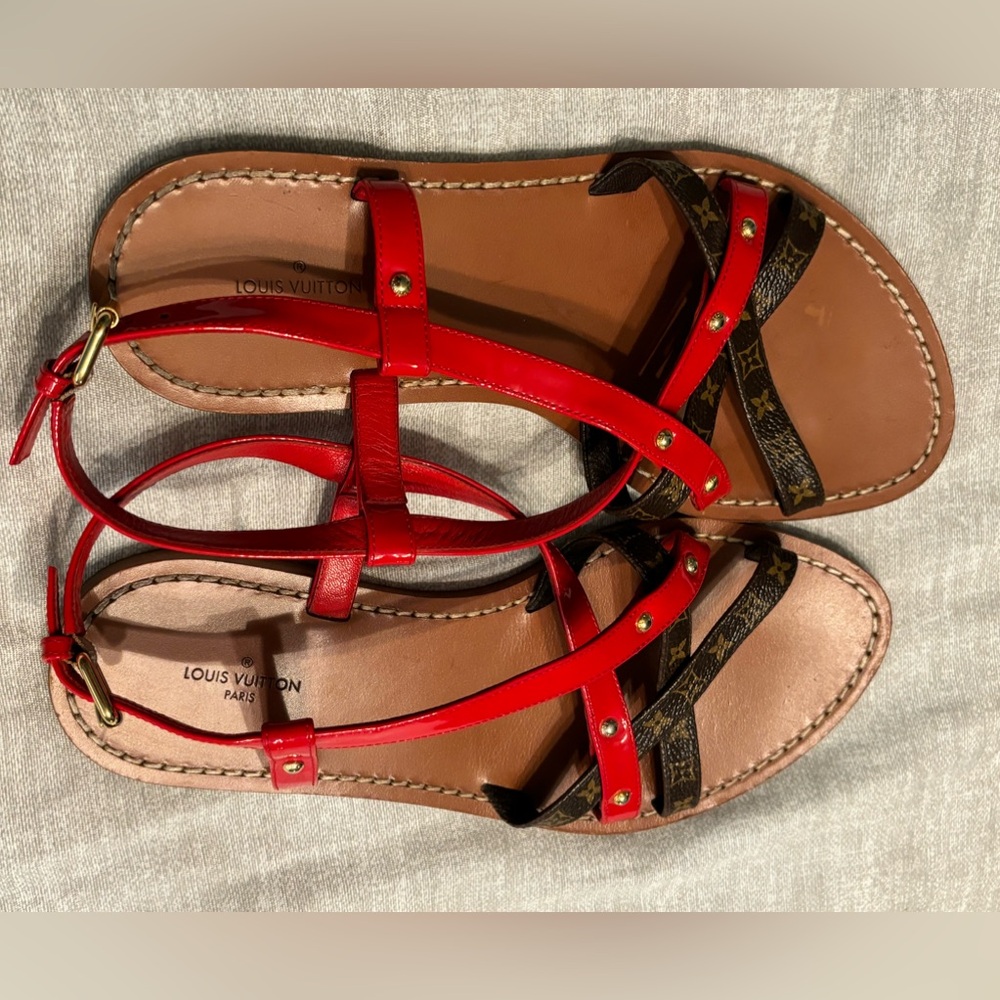 Authentic 💁🏻‍♀️Louis Vuitton  pretty sandals( size 37-1/2/7-5) - Picture 3 of 17